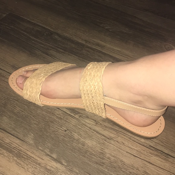 Woven sandals - Picture 2 of 2